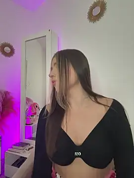 Ashleyjenner  online show from January 9, 11:09 pm