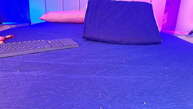 hot dione online show from March 30, 7:13 pm