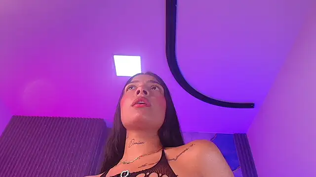 hot dione online show from April 11, 7:17 pm