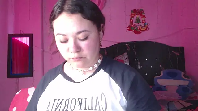 Snapshot of NikkiRous_ chatting on October 21, 8:24 pm NikkiRous online show from October 21, 8:24 pm
