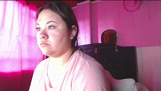 NikkiRous  online show from April 11, 12:53 pm