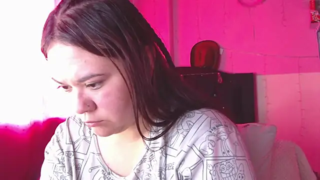 NikkiRous  online show from March 28, 6:40 pm