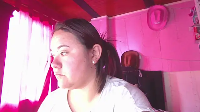 NikkiRous  online show from March 31, 7:25 pm