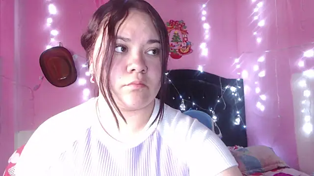 NikkiRous  online show from November 8, 4:01 pm