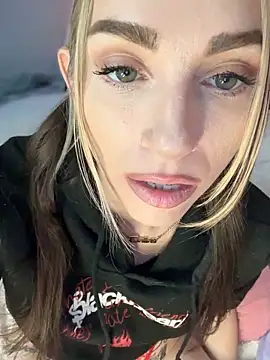 BrattyBae xo online show from December 4, 8:09 pm