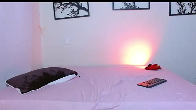 misspandora  online show from November 10, 12:44 pm