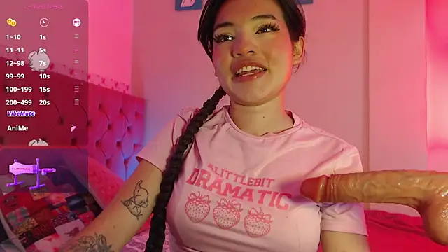 lauvelez   online show from April 17, 1:02 pm