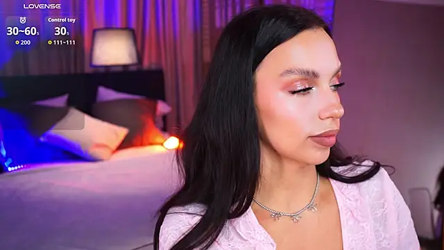 LunaNight online show from April 18, 8:42 pm