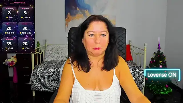 Julia Dean online show from December 14, 12:44 pm