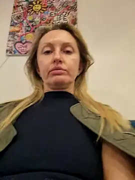 Miss    Mia  online show from November 26, 1:23 pm