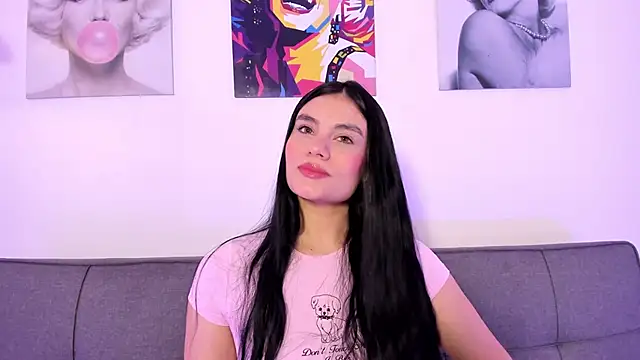 Maylin Garcia online show from April 19, 2:50 pm