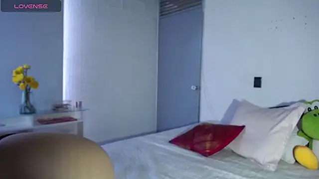  Lalaa online show from September 25, 9:01 pm