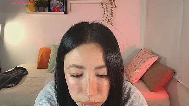 lilyy evanss online show from March 31, 10:43 pm