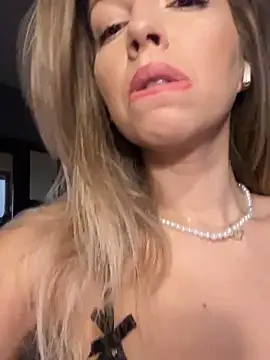 SonyaD  online show from December 2, 7:10 am