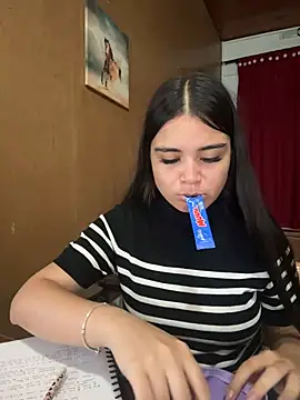 CamilaSofiia online show from April 11, 2:17 am