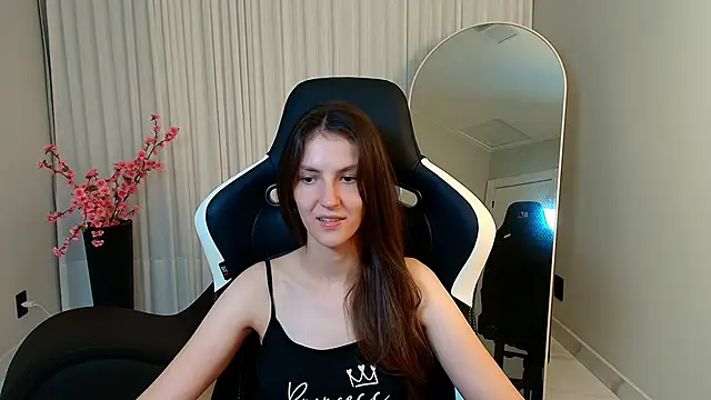 upssnowy online show from October 18, 12:03 am