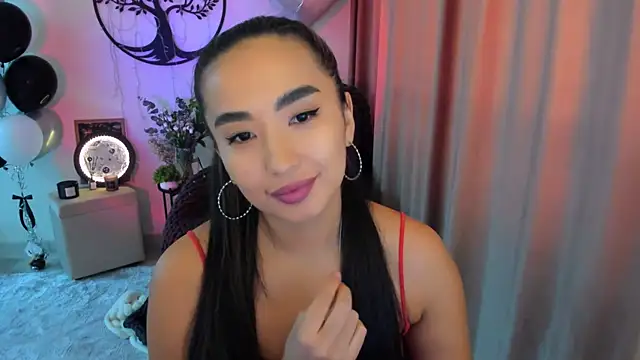 worldofkim online show from March 13, 7:53 am