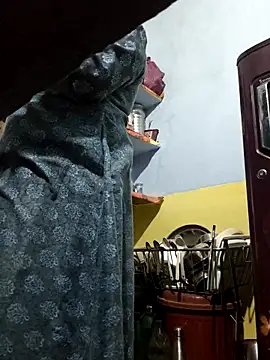 Priyasexcpl online show from April 15, 1:28 am