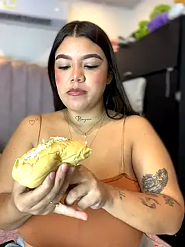 Michellesexxy online show from November 7, 3:01 am