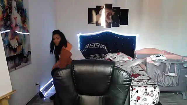 CarolinaRincon online show from October 1, 9:20 pm