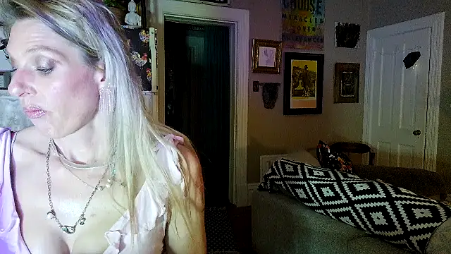 Glamazonx online show from March 3, 1:22 am