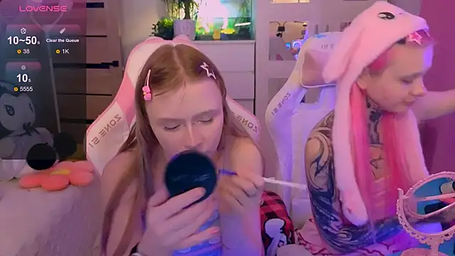 Britney Lynch online show from October 28, 1:22 am