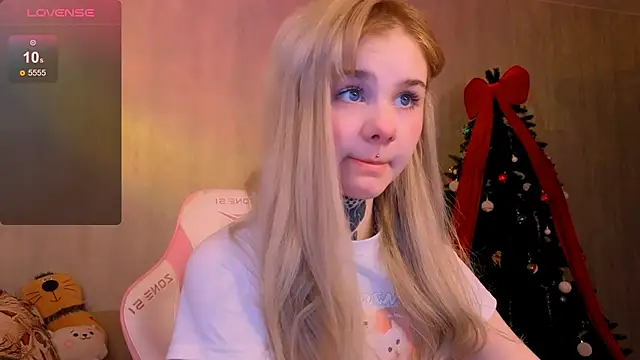 Britney Lynch online show from January 11, 8:03 pm