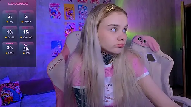 Britney Lynch online show from February 21, 10:10 pm