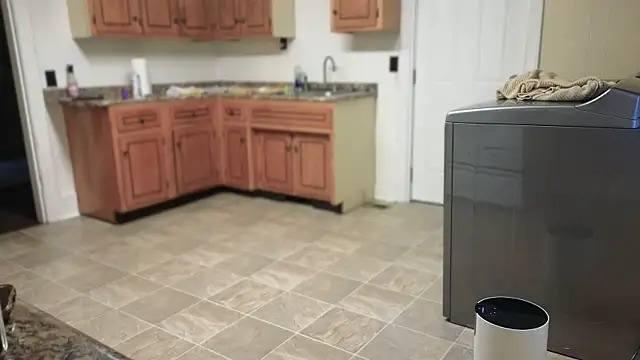 sexylilly69 online show from September 8, 11:59 pm