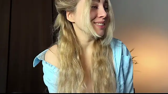 hotexclusive  online show from March 2, 4:35 pm