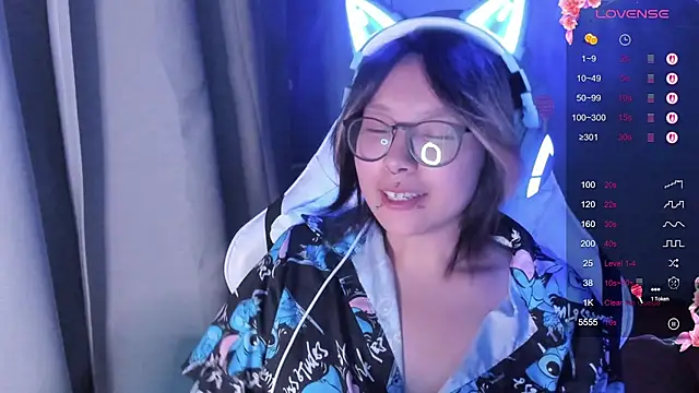 Snapshot of maydaykimmy chatting on October 5, 11:10 pm maydaykimmy online show from October 5, 11:10 pm