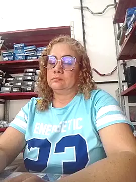 sophiahunt286 online show from December 17, 2:21 pm