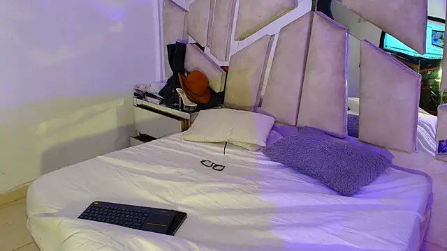 Natalyefoster online show from March 5, 6:48 pm