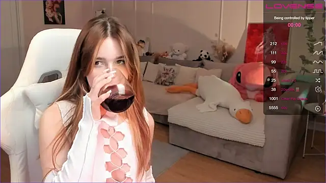 Frau Lina online show from November 28, 2:09 pm