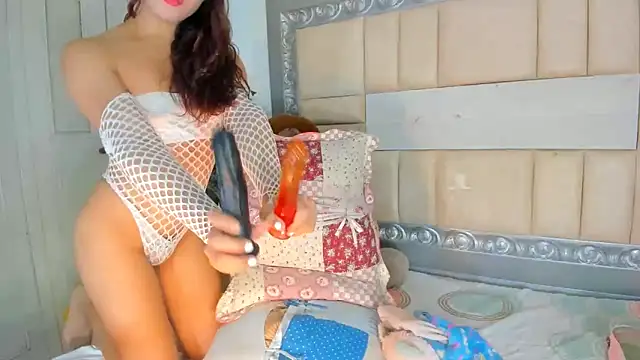 GingerDollx online show from December 5, 9:05 pm