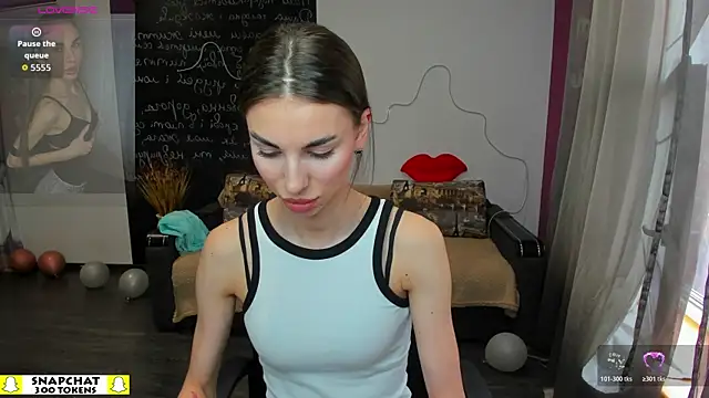 EmmyGreans online show from April 8, 11:45 am