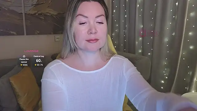 ElleCherry online show from September 23, 6:06 pm