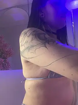 Broklinwhite  online show from June 4, 1:48 pm
