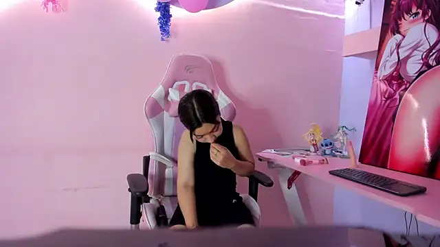 CharlotteMuller online show from March 22, 2:45 pm