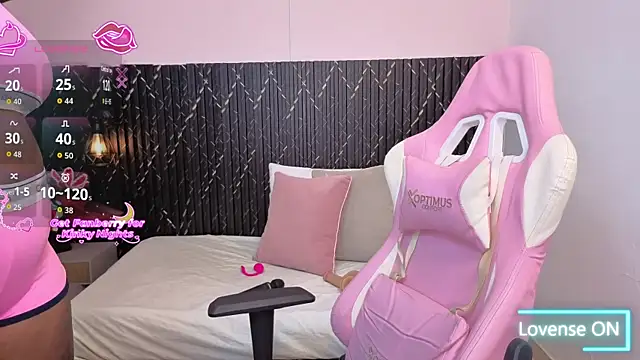 chanel brunette online show from March 17, 7:07 pm