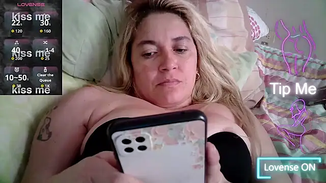 Izury Blondee online show from November 28, 9:51 pm