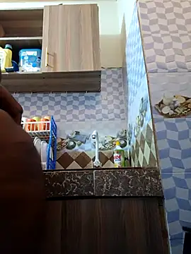 queennapal online show from February 17, 7:07 am