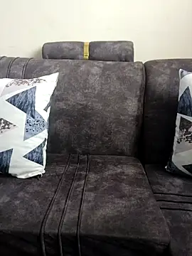 queennapal online show from February 5, 7:00 am