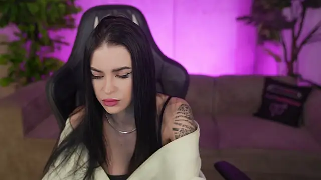 Tina Breeze online show from April 4, 10:36 am