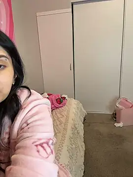 ThickerThanYoBitch online show from November 17, 5:35 pm