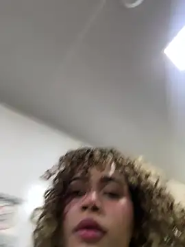 Lianh Benett online show from February 19, 2:27 pm