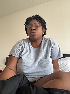 feistyariess online show from December 3, 5:04 pm