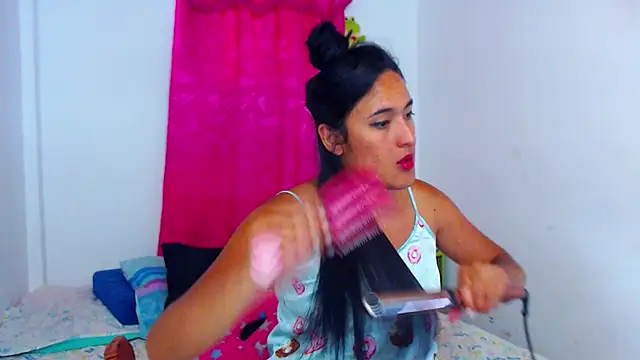 misss estrella online show from September 12, 7:43 pm