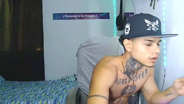 Snapshot of Skartoliver chatting on October 22, 12:54 pm Skartoliver online show from October 22, 12:54 pm
