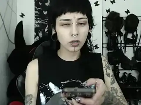 dakota krall   online show from February 1, 2:10 am